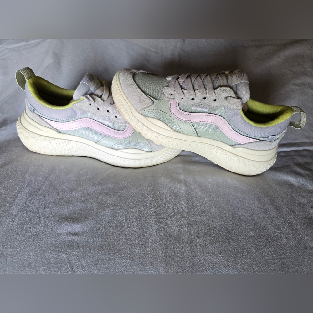 Vans Women's Ultrarange Sneakers in Light Green And White.